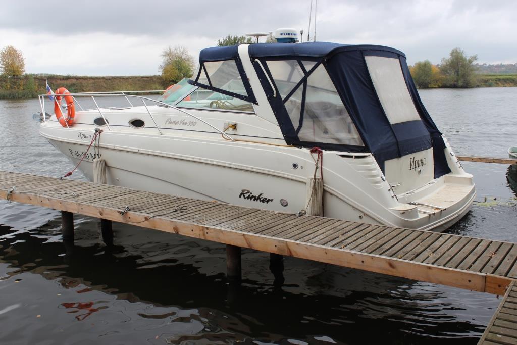    RINKER 330 Fiesta Vee